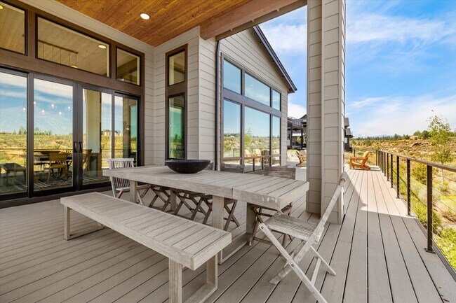 Building Photo - Tetherow Luxury 4 Bedroom Home