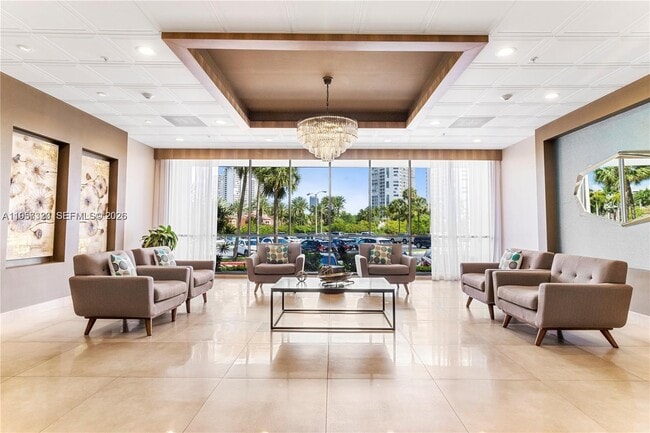 Building Photo - 3701 N Country Club Dr