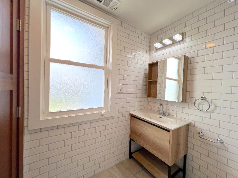 Building Photo - 2835 23rd St