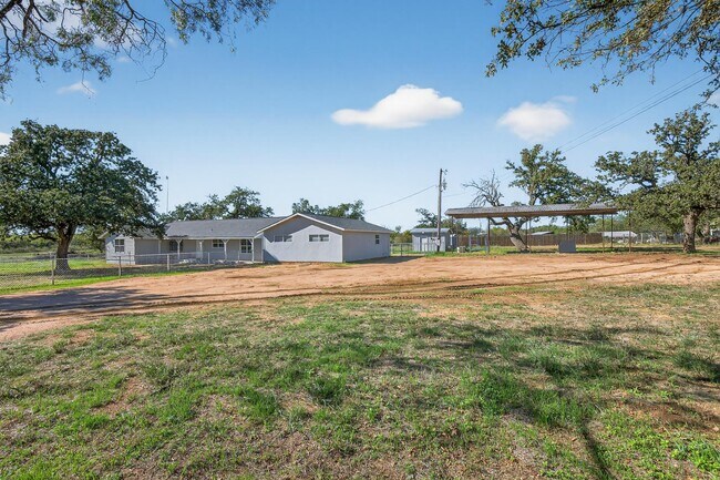 Building Photo - 670 Woodland Acres Dr