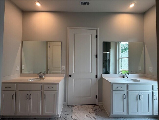 Building Photo - 3235 Willow Glade Trl