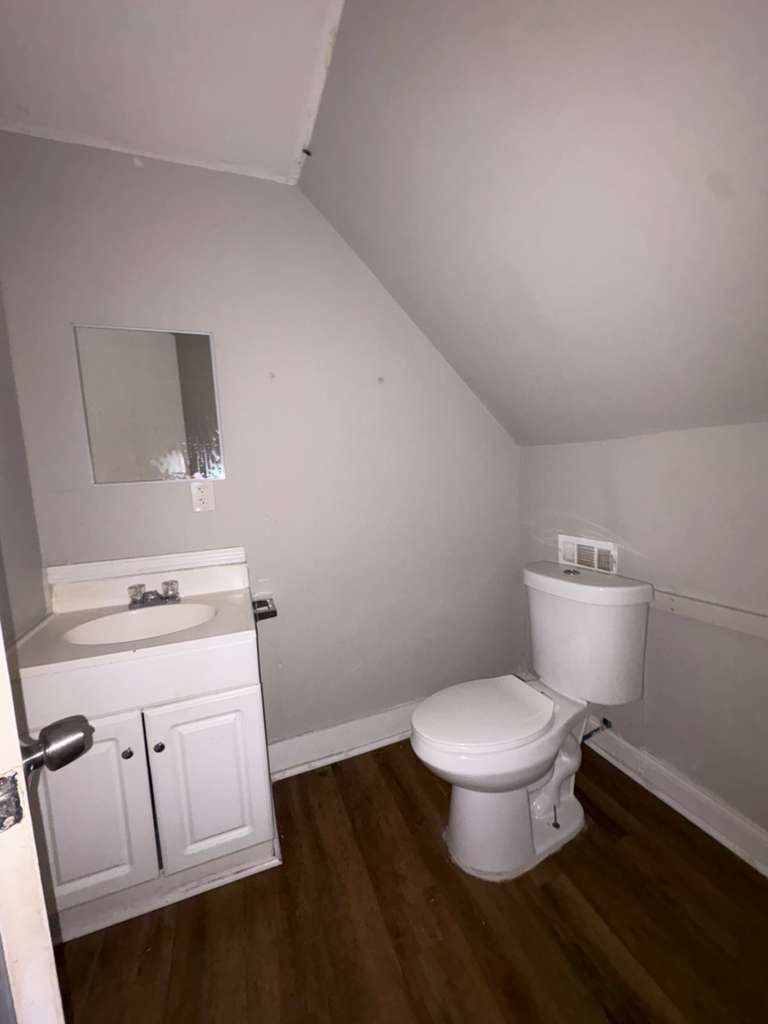 Building Photo - 153 Humphrey St