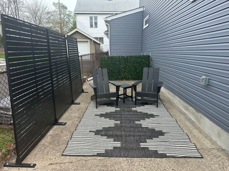 Private area outside - 431 Broad St