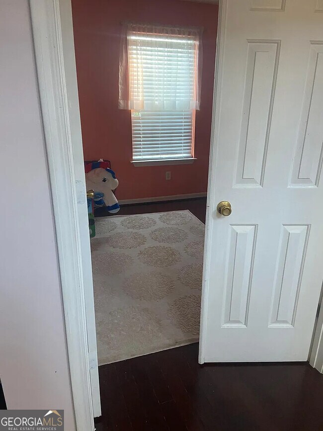 Building Photo - 1358 Cascade View Dr SW