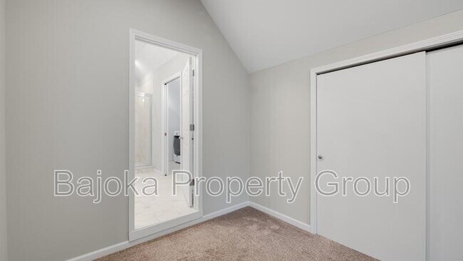 Building Photo - 1510 Trumbull St