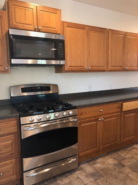 Building Photo - 1204 S Jefferson St