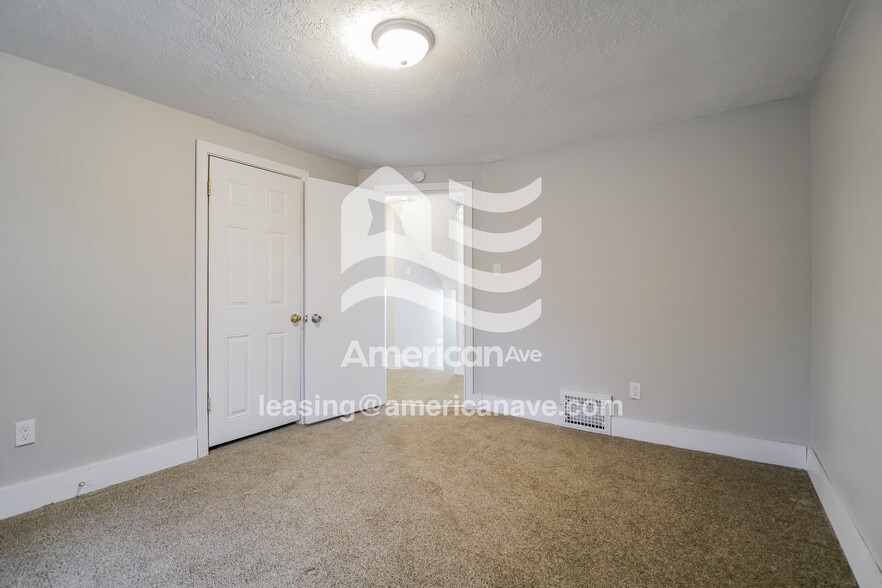 Building Photo - 247 Goodview Ave