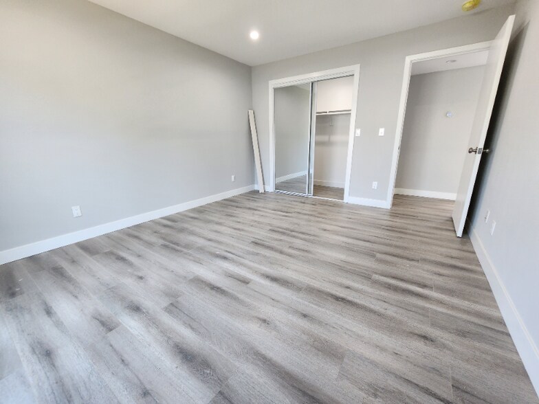 Building Photo - 3328 Portola Ave