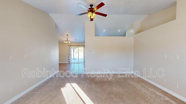 Building Photo - 963 Alpine Dr