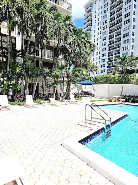 Building Photo - 3031 N Ocean Blvd