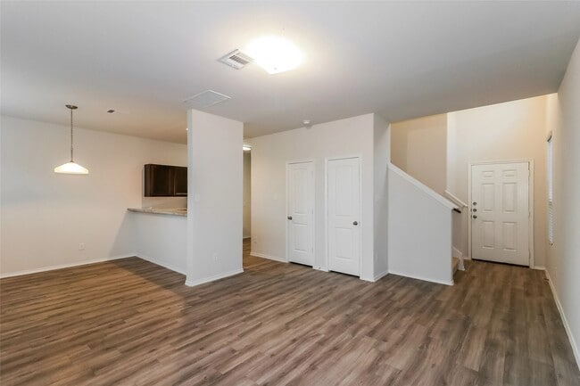 Building Photo - 16903 Andrew Nook Ln