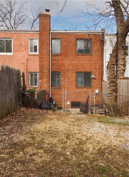 Building Photo - 2256 Mt View Pl SE