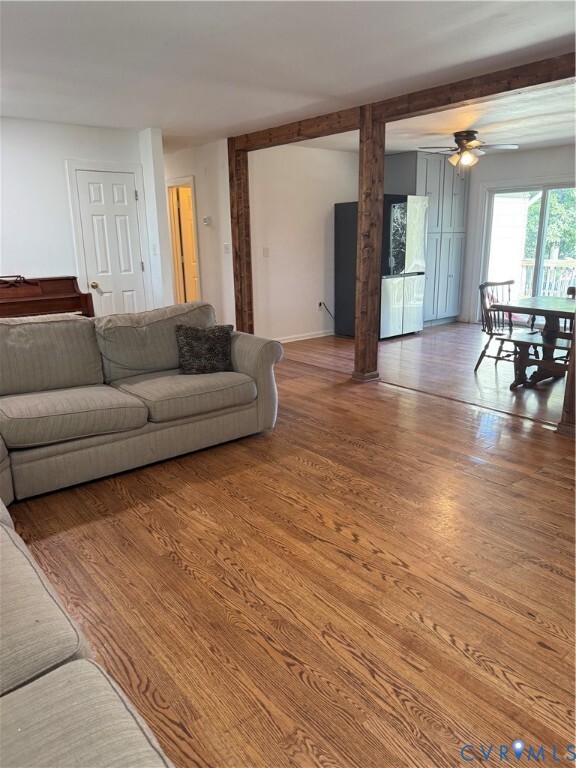 Building Photo - 8 English Oak Cir