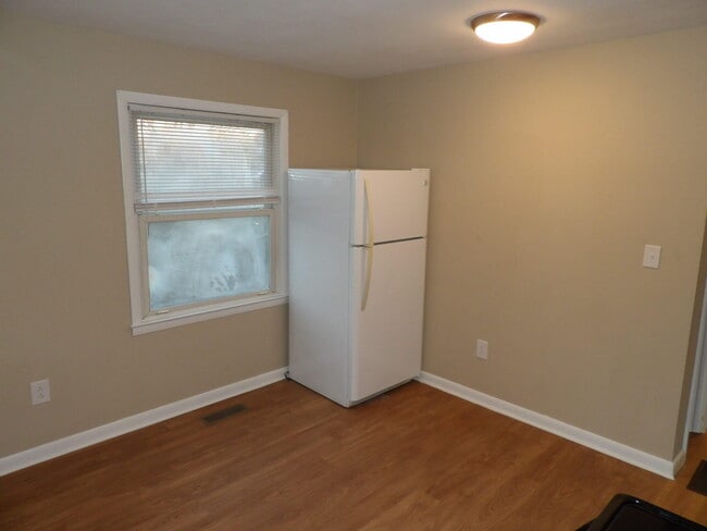 Building Photo - 146 Allnutt Dr