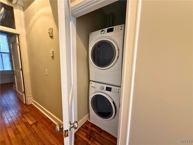 Building Photo - 205 E Jefferson St