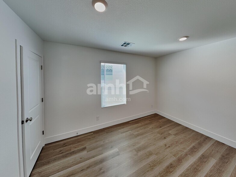 Building Photo - 5872 Fly Fisher St