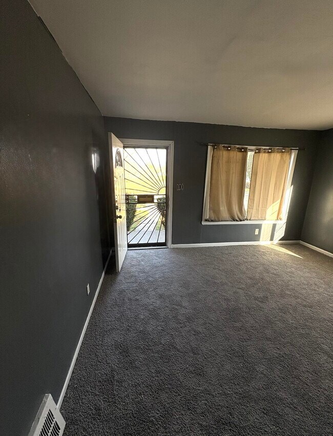 Building Photo - 15714 Novara St