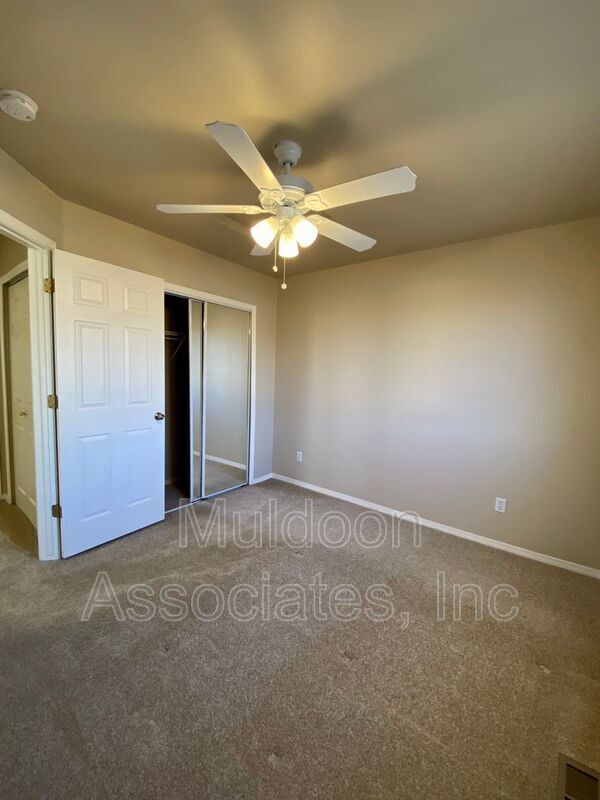 Building Photo - 1048 Scarlet Oak Dr