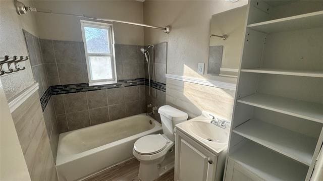 Building Photo - 716 Gardiner St