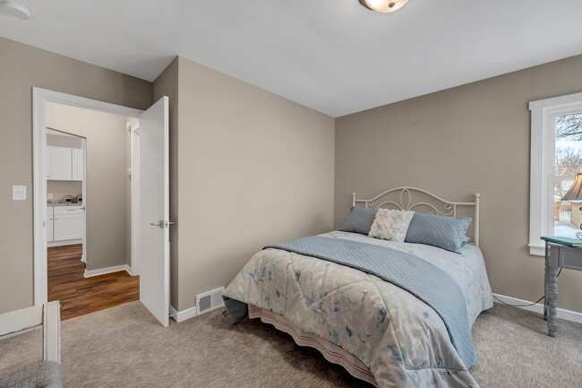 Building Photo - 2100 Randolph Ave