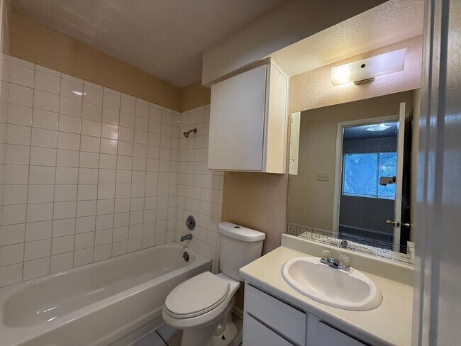 Building Photo - 11606 Castle Rock Ct