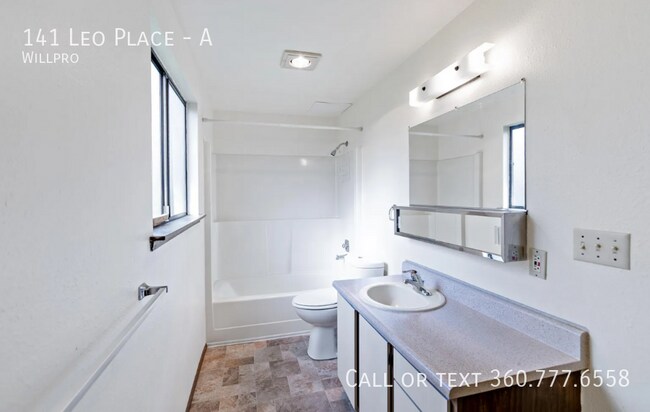 Building Photo - 141 Leo Pl