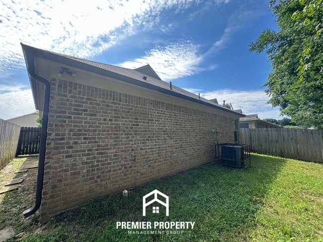 Building Photo - Charming 3BR/2BA Bartlett Area Home | High Ceilings & Hardwood Floors
