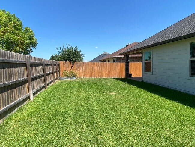 Building Photo - 240 Bethann Dr
