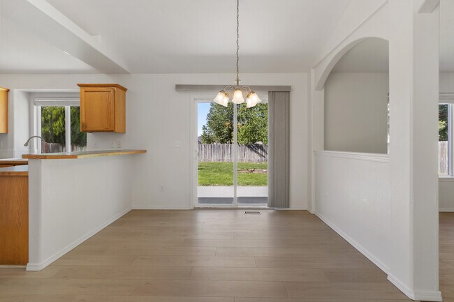 Building Photo - 2114 E Olympic Ave