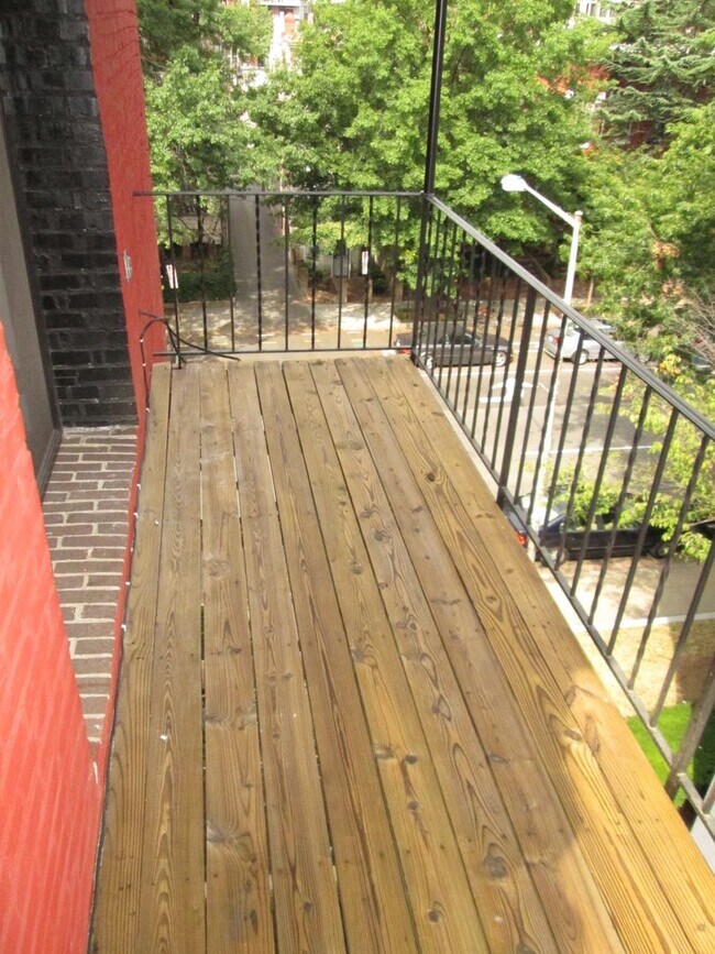 Building Photo - Logan Circle Centrally Located near Dupont...