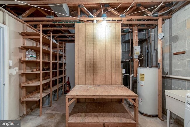 Building Photo - 12109 Stallion Ct