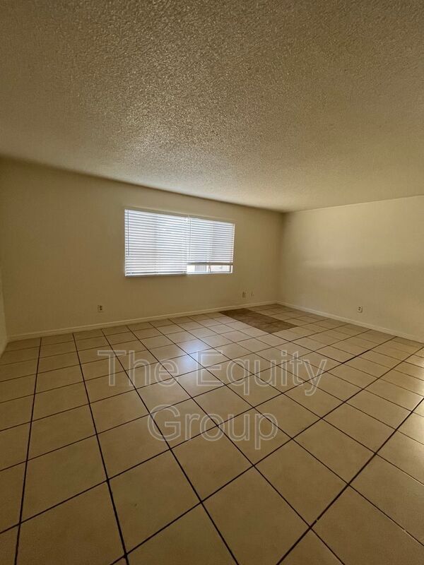 Building Photo - 524 S Encina St