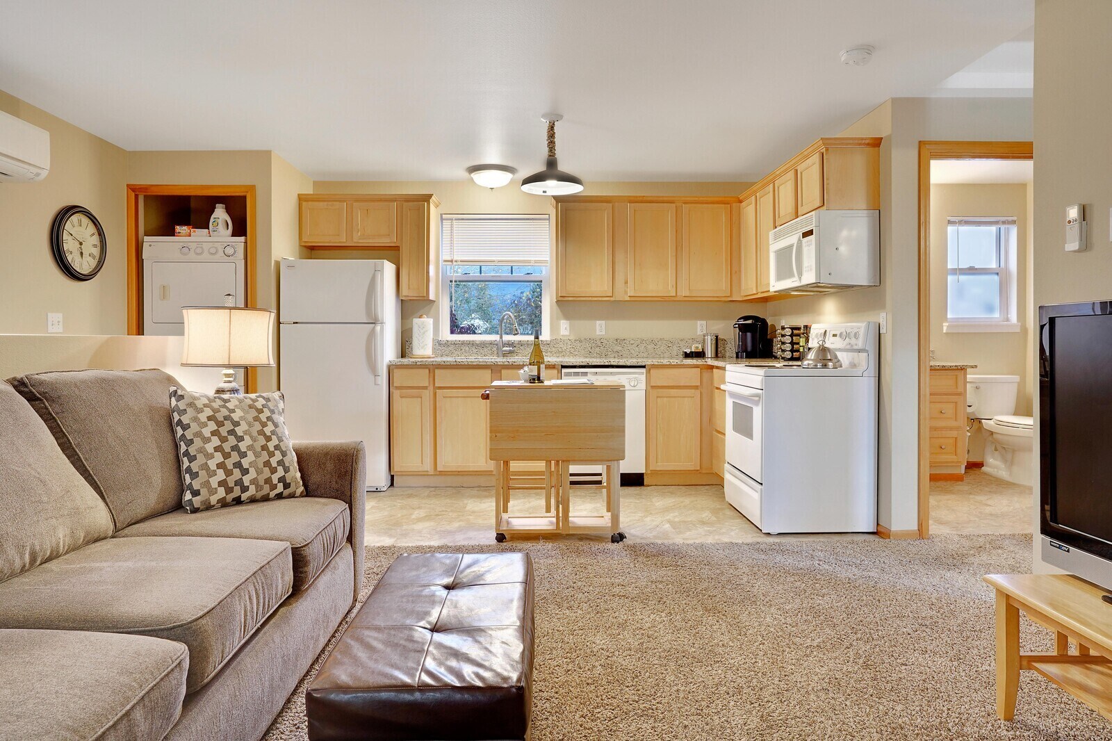 Building Photo - 731 Elm St SW