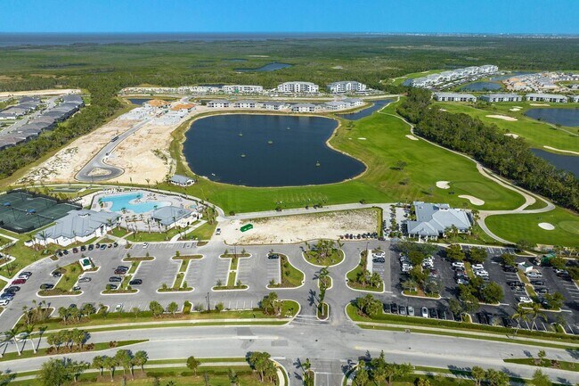 Building Photo - GOLF MEMBERSHIP - FANTASTIC VEWS- 3RD FLOO...
