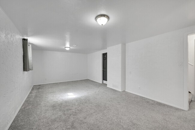 Building Photo - $2,095.95 with $300 off the first month's Rent - 4 Bedrooms, 2 Bathrooms, Single Family Home in C...