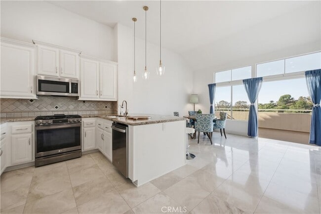 Building Photo - 35 Costa Brava