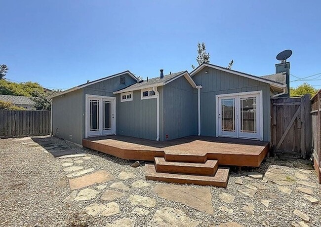 Building Photo - 569 Huntington Rd