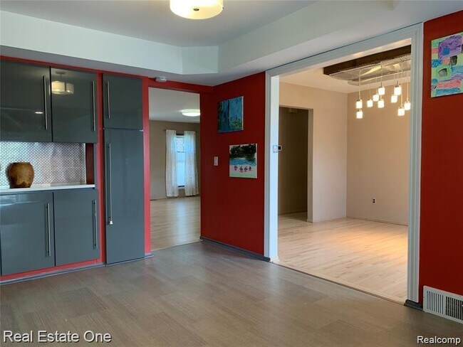 Building Photo - 5051 Falmouth Dr