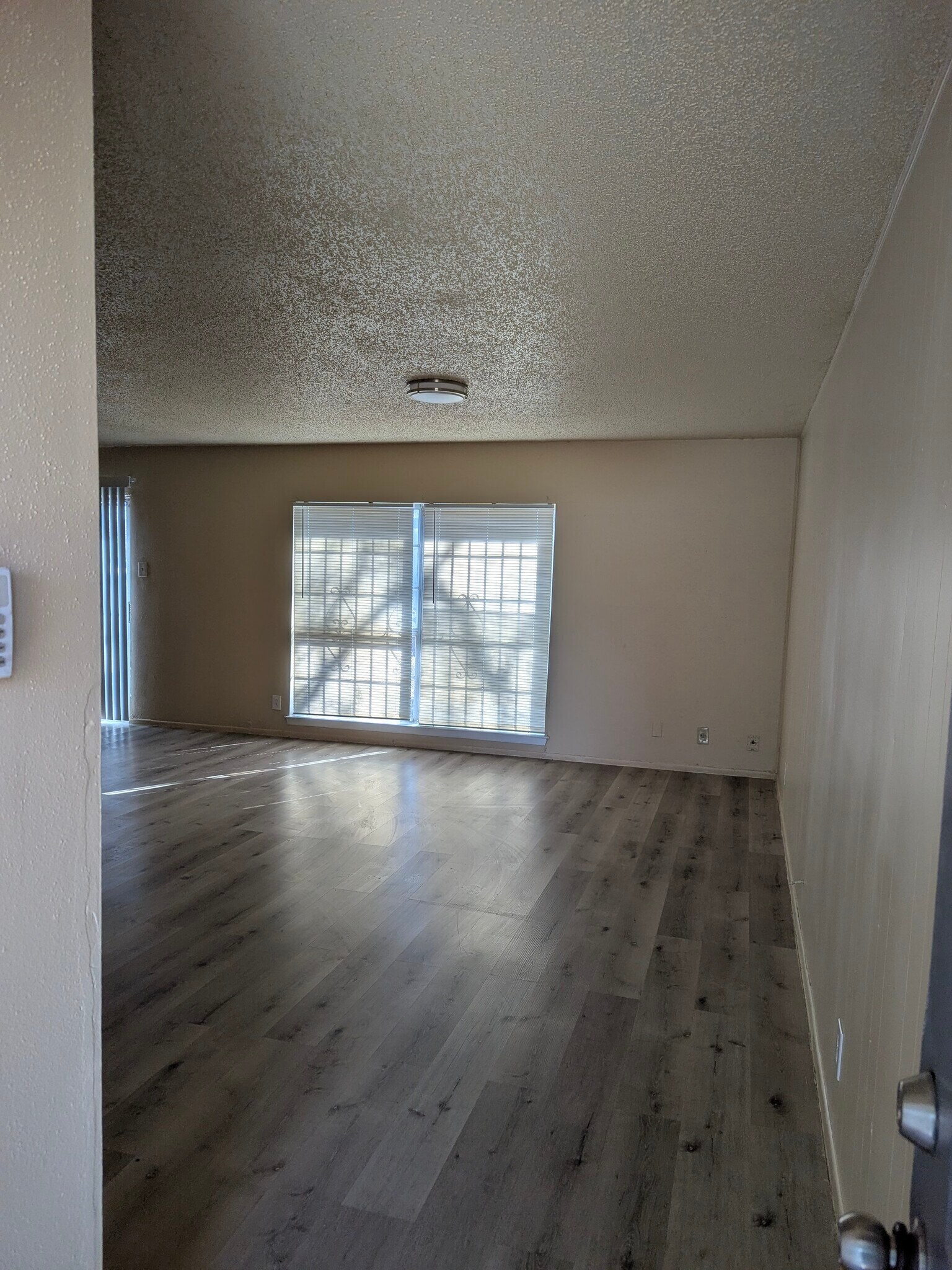 Building Photo - 1322 Bayou Dr