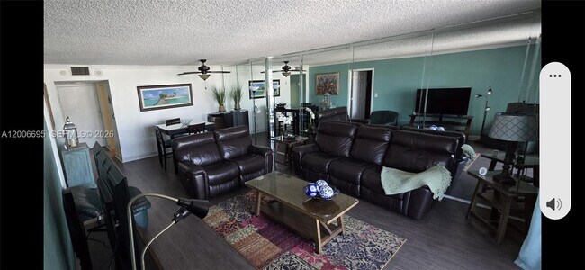 Building Photo - 3800 S Ocean Dr