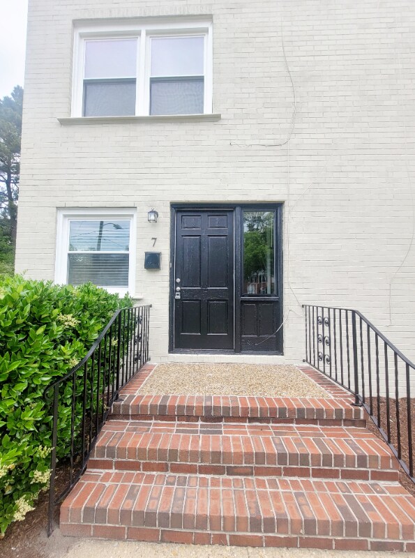 Building Photo - 7456 Hampton Blvd