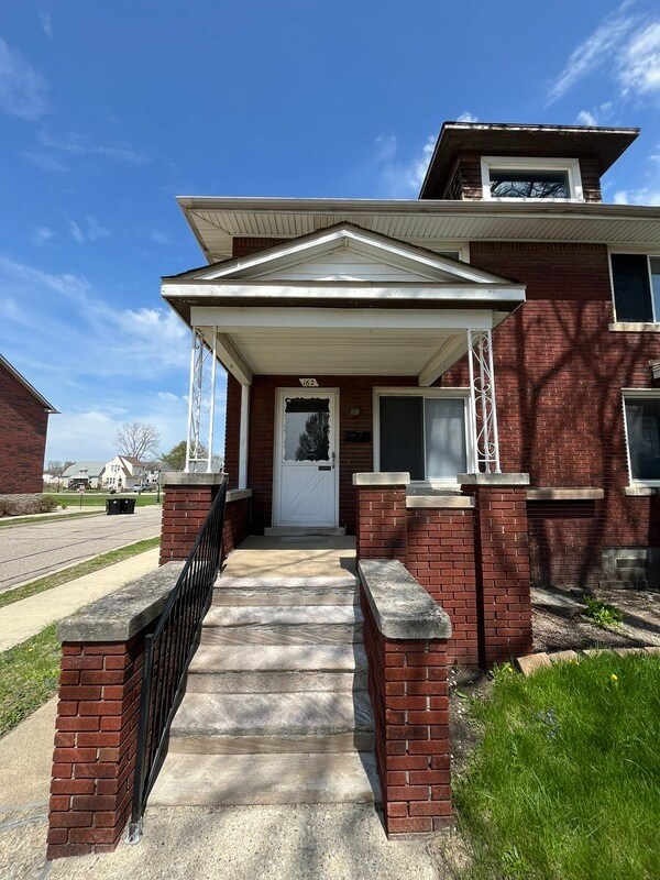 Building Photo - 160 Labadie St