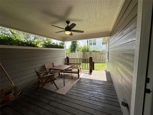 Building Photo - completely renovated 1930 Craftsman bungalow in the sought after Brooke Smith subdivision of Hous...