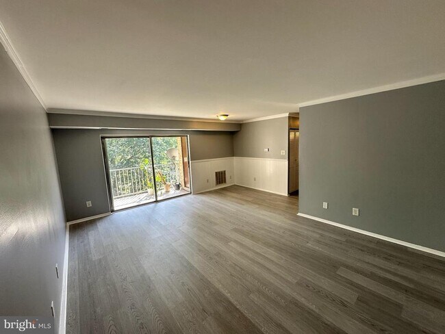Building Photo - 7997 Audubon Ave