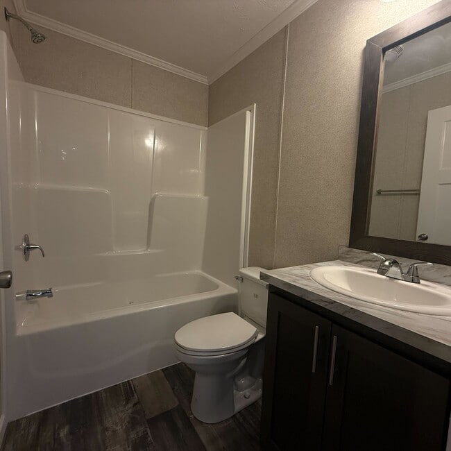 Building Photo - 10610 State Rte 762