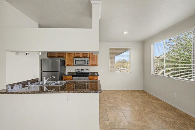 Building Photo - 16013 S Desert Foothills Pkwy