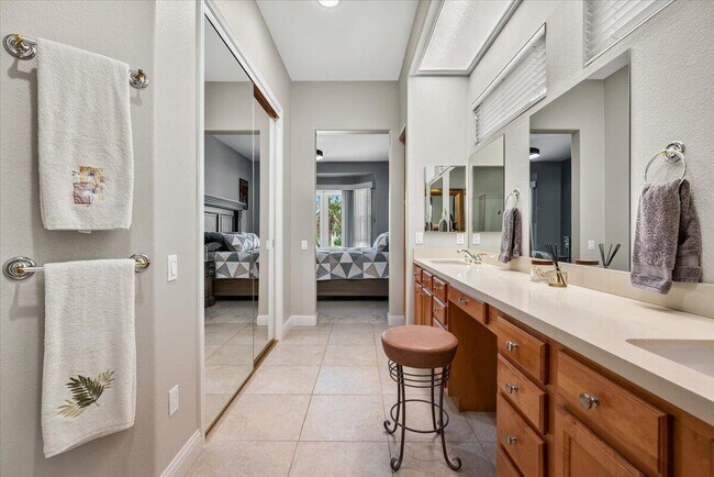Building Photo - 39305 Fernwood Glen Ct