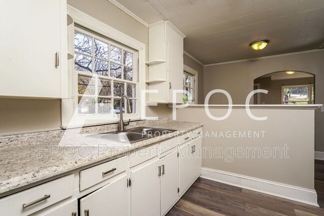 Building Photo - 401 Courtland Terrace