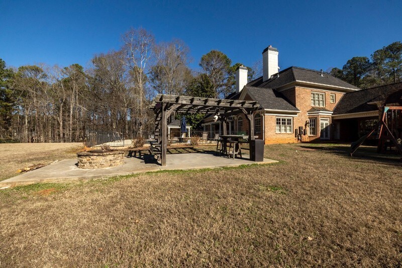 Building Photo - 2801 Spreading Oaks Dr NW