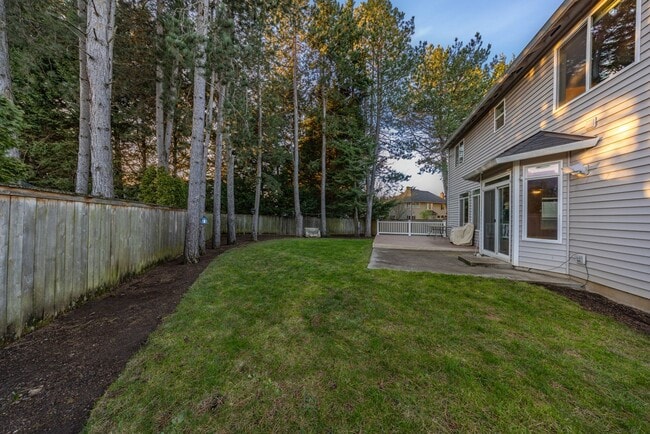 Building Photo - Spacious 4-Bedroom Home on Fisher’s Landing Cul-de-Sac